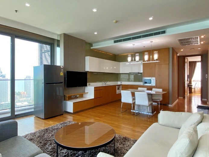 Condominium for rent Northpoint Pattaya showing the living, dining and kitchen areas 