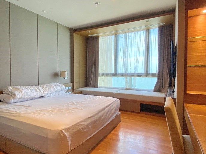 Condominium for rent Northpoint Pattaya showing the master bedroom