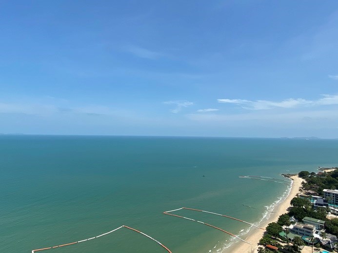 Condominium for rent Northpoint Pattaya showing the sea view 