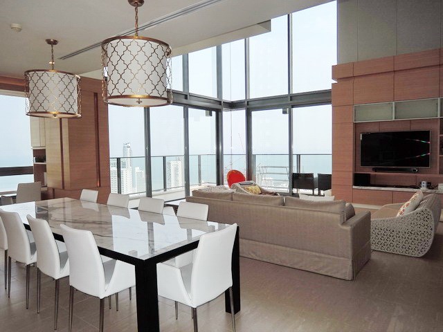 Condominium For Rent Northpoint Pattaya showing the dining and living areas