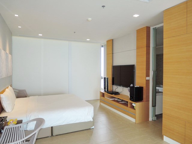 Condominium For Rent Northpoint Pattaya showing the second master bedroom