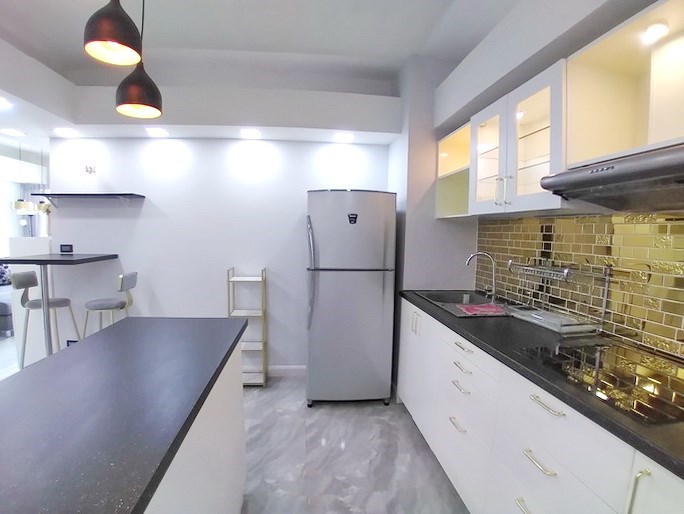 Condominium for sale Ban Amphur showing the kitchen area Condominium for sale Ban Amphur showing the kitchen area
