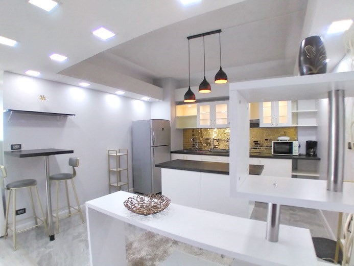 Condominium for sale Ban Amphur showing the kitchen Condominium for sale Ban Amphur showing the kitchen