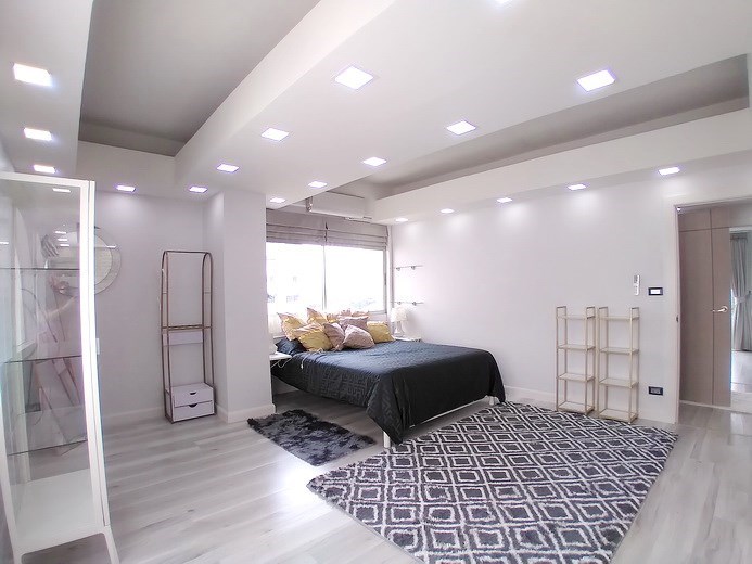Condominium for sale Ban Amphur showing the master bedroom Condominium for sale Ban Amphur showing the master bedroom
