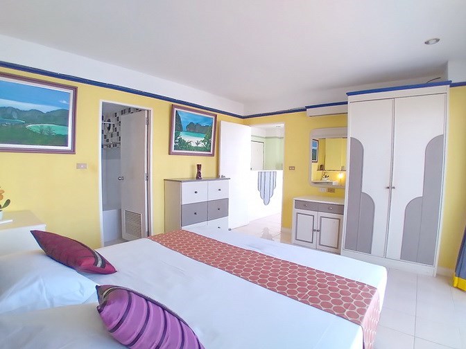 Condominium for sale Jomtien showing the bedroom suite Condominium for sale Jomtien showing the bedroom suite