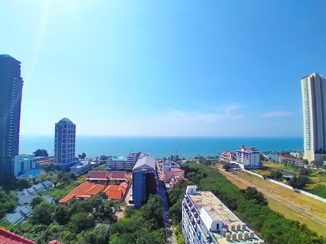 Condominium for sale Jomtien showing the sea view Condominium for sale Jomtien showing the sea view