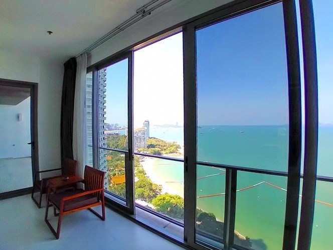 Condominium for sale Northpoint Pattaya showing the balcony views 