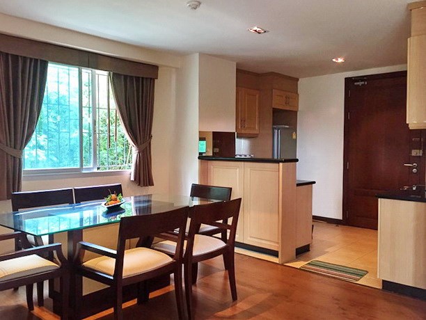 Condominium for sale Pattaya showing the kitchen and dining areas