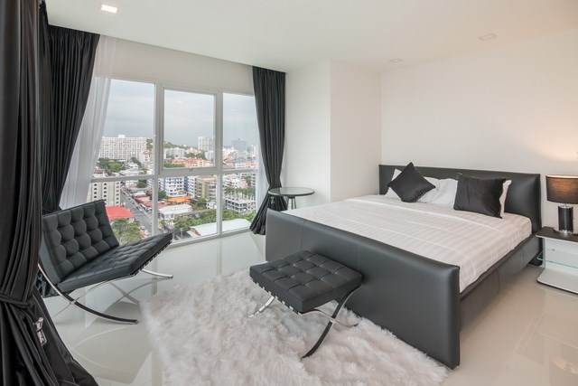 Condominium for sale Pratumnak Pattaya showing the third bedroom