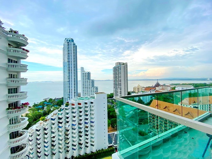 Condominium for sale Wong Amat Pattaya showing the views