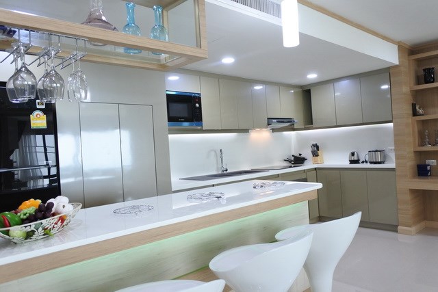 Condominium for sale Ocean Marina Pattaya showing the European style kitchen