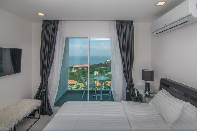 Condominium for sale Pratumnak Pattaya showing the fourth bedroom and balcony