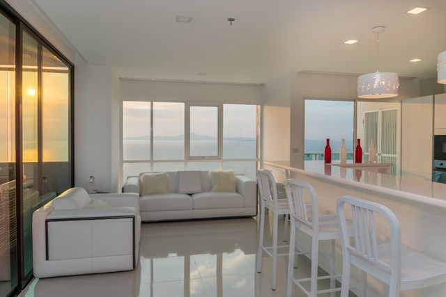 Condominium for sale Pratumnak Pattaya showing the living area Condominium for sale Pratumnak Pattaya showing the living area