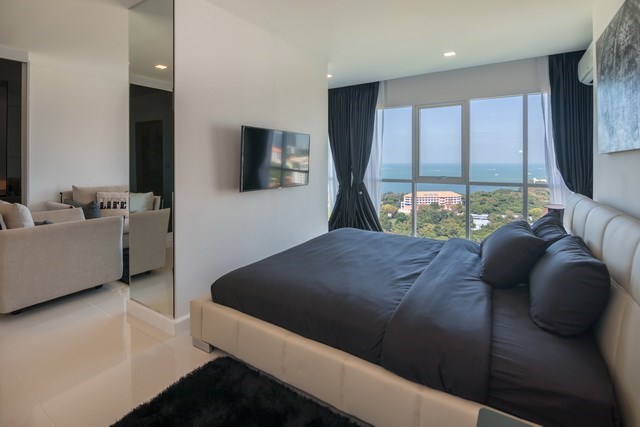 Condominium for sale Pratumnak Pattaya showing the second bedroom