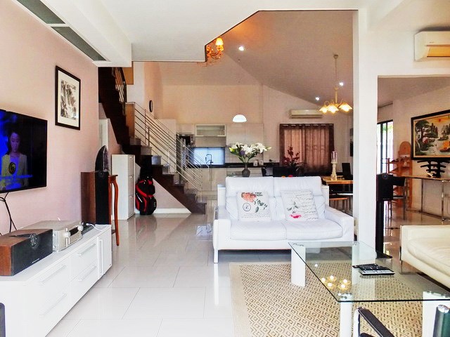 House for Sale East Pattaya showing the open plan concept 