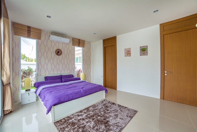 House for Sale Silverlake Pattaya showing the master bedroom suite House for Sale Silverlake Pattaya showing the master bedroom suite