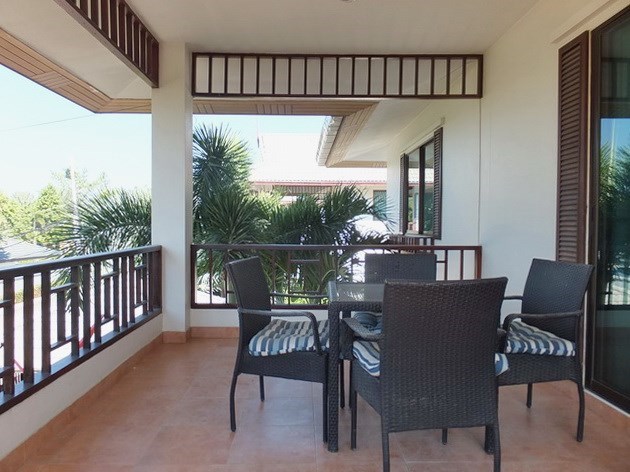 House for rent East Pattaya showing the second bedroom balcony 