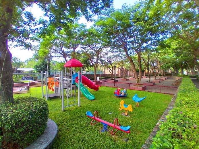 House for rent East Pattaya showing the communal park House for rent East Pattaya showing the communal park