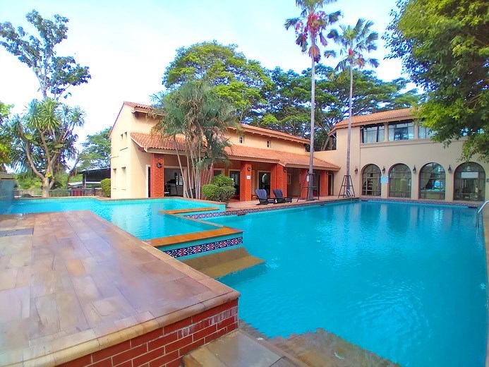 House for rent East Pattaya showing the communal pool  