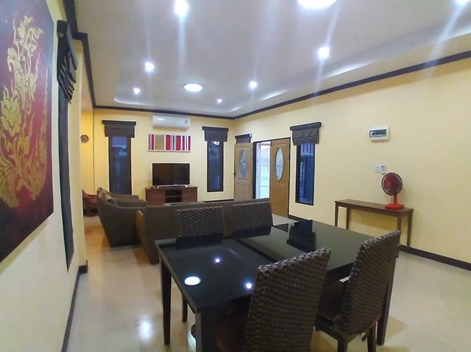 House for rent East Pattaya showing the dining area 