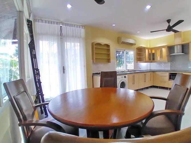 House for rent East Pattaya showing the dining and kitchen areas 