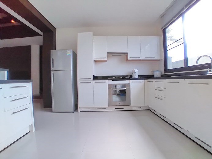 House for rent East Pattaya showing the kitchen House for rent East Pattaya showing the kitchen