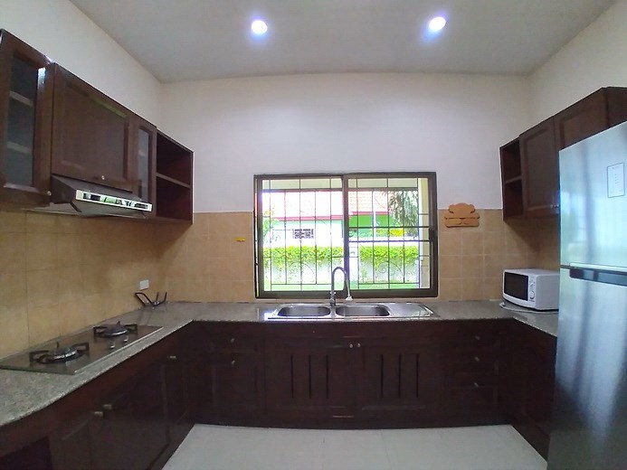 House for rent East Pattaya showing the kitchen House for rent East Pattaya showing the kitchen