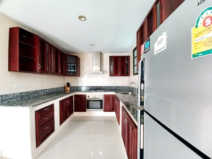House for rent East Pattaya showing the kitchen House for rent East Pattaya showing the kitchen