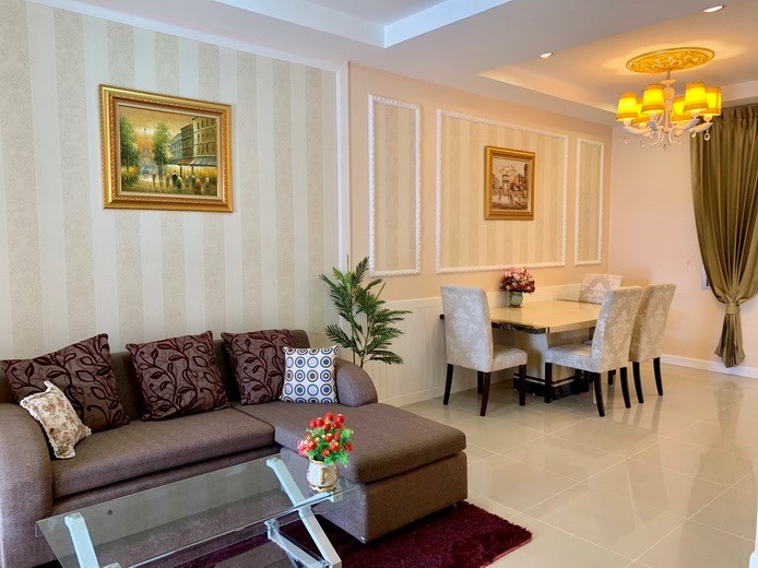 House for rent East Pattaya showing the living and dining areas House for rent East Pattaya showing the living and dining areas