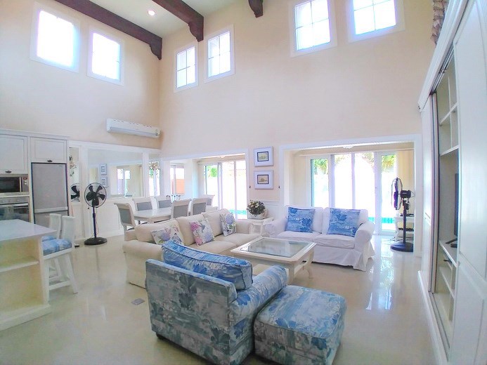 House for rent East Pattaya showing the living and dining areas House for rent East Pattaya showing the living and dining areas