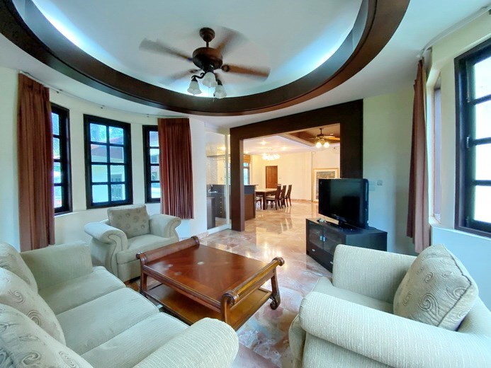 House for rent East Pattaya showing the living area 