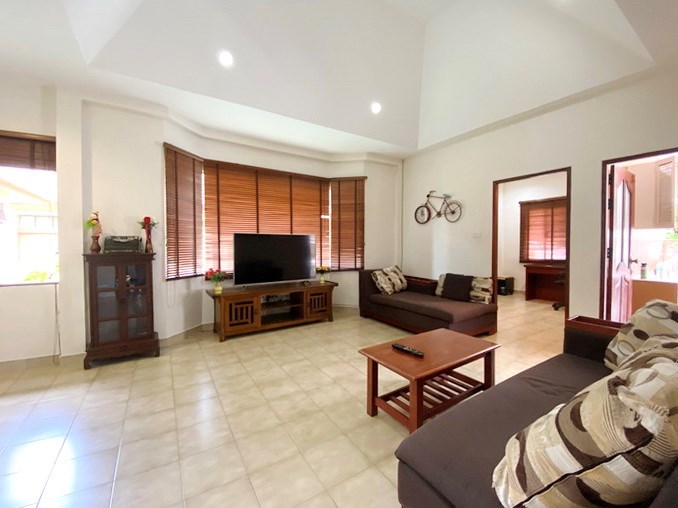 House for rent East Pattaya showing the living room 