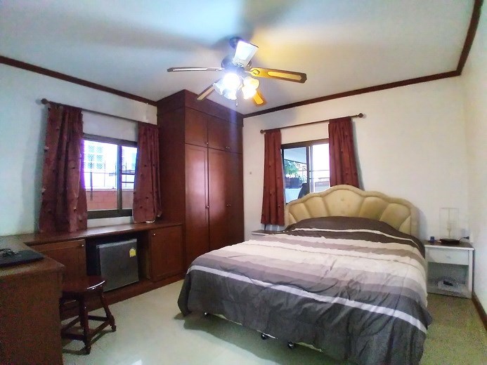 House for rent South Pattaya showing the master bedroom House for rent South Pattaya showing the master bedroom