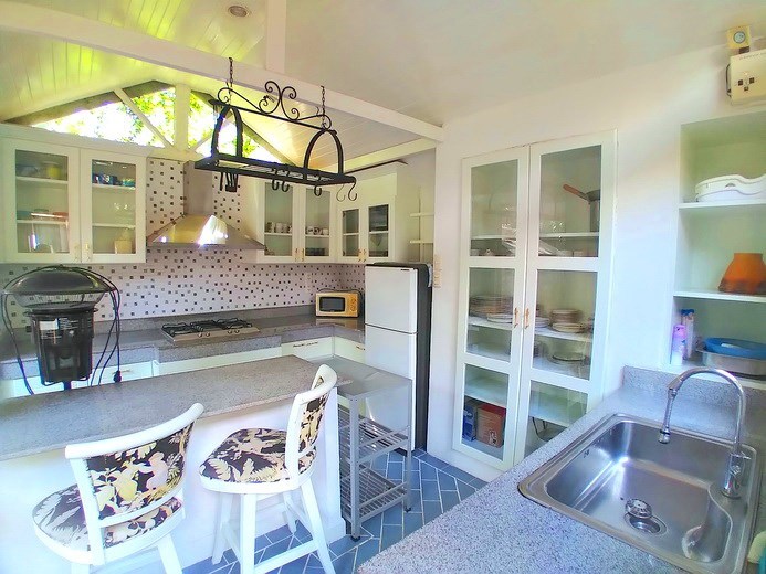 House for rent East Pattaya showing the outside kitchen  