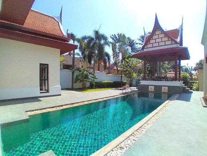 House for rent East Pattaya showing the pool and sala House for rent East Pattaya showing the pool and sala