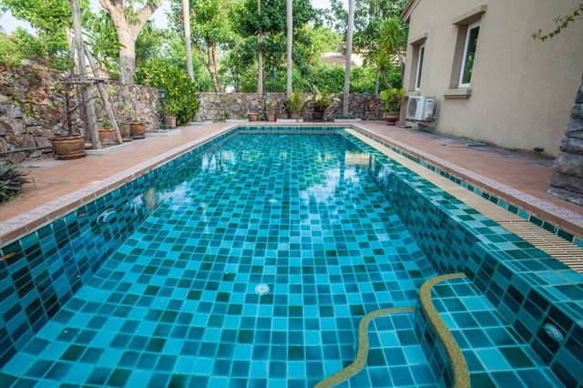 House for rent East Pattaya showing the terrace and pool House for rent East Pattaya showing the terrace and pool