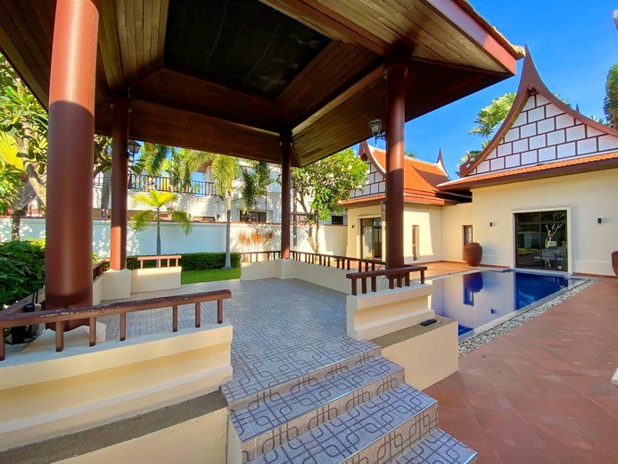 House for rent East Pattaya showing the sala