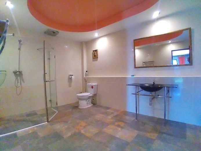 House for rent East Pattaya showing the second bathroom 