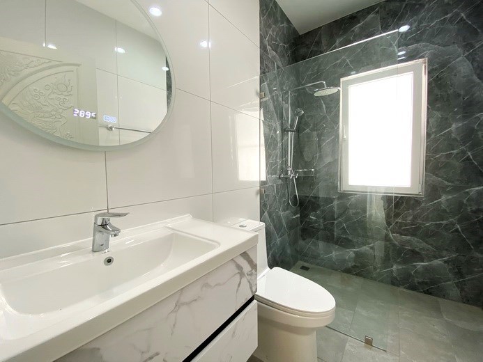 House for rent East Pattaya showing the second bathroom 