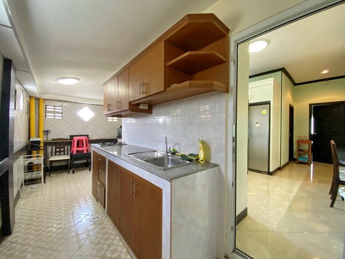 House for rent East Pattaya showing the second kitchen 