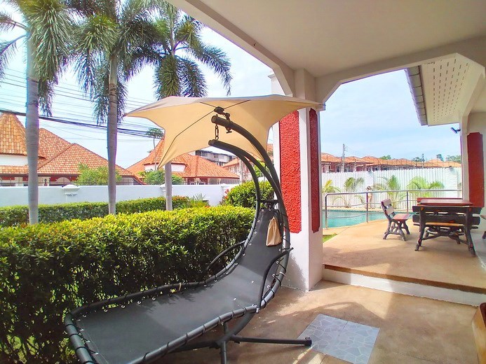 House for rent South Pattaya showing the terrace and pool House for rent South Pattaya showing the terrace and pool