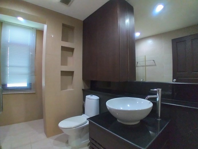 House for rent East Pattaya showing the second bathroom