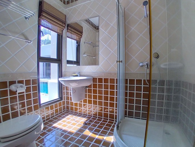 House for rent East Pattaya showing the third bathroom