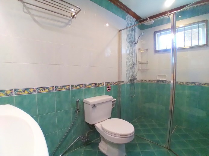 House for rent East Pattaya showing the third bathroom 