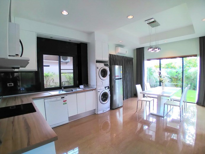 House for rent Huay Yai Pattaya showing the kitchen and dining areas 