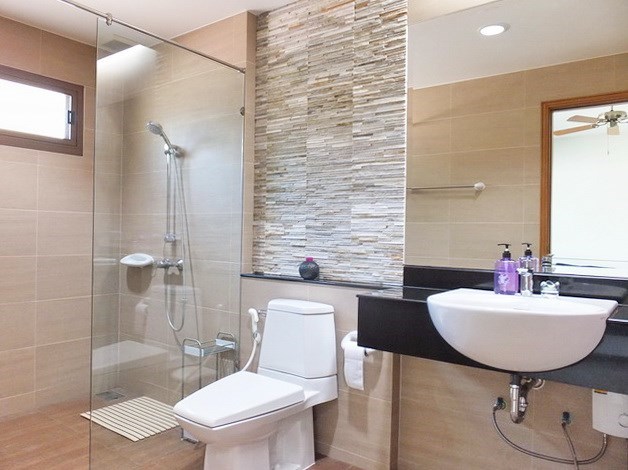 House for rent Huay Yai Pattaya showing the second bathroom 