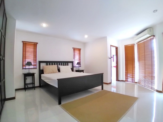 House for rent Jomtien Beach showing the third bedroom suite 