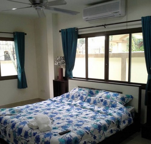 House for rent Jomtien Pattaya showing the master bedroom