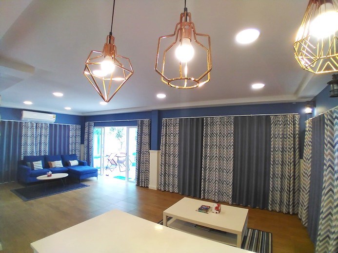 House for rent Jomtien showing the dining and living area House for rent Jomtien showing the dining and living area