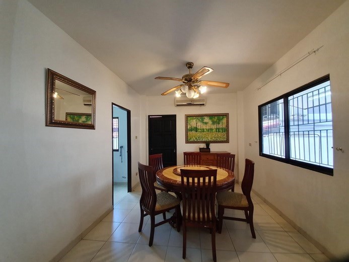 House for rent Jomtien showing the dining and laundry room 